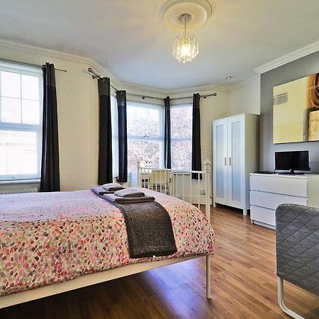 Ceres Lodge Плъмстед Екстериор снимка